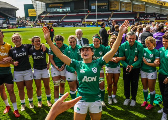 niamh-byrne-sings-as-she-receives-her-first-cap