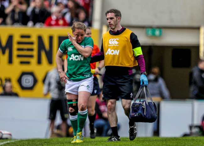 nicole-cronin-goes-off-injured