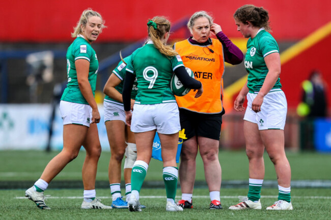 niamh-briggs-brings-on-water-during-a-break-in-play