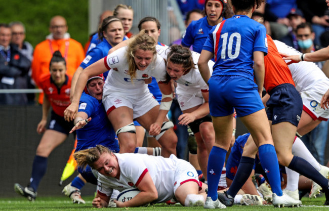 sarah-bern-scores-a-try