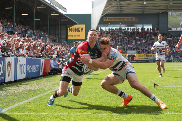 chris-ashton-barges-over-for-leicesters-opening-try-during-the-gallagher-premiership-rugby-match-between-leicester-tigers-and-bristol-rugby-at-mattioli-woods-welford-road-stadium-leicester-united-ki