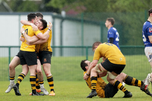 buccaneers-players-celebrate-at-the-final-whistle