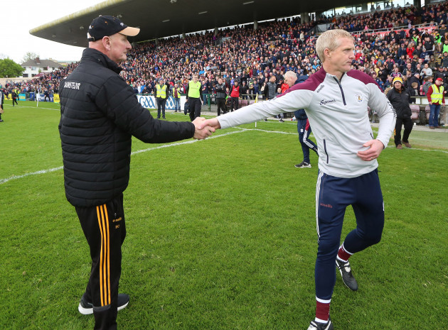brian-cody-and-henry-shefflin-shake-hands-after-the-game