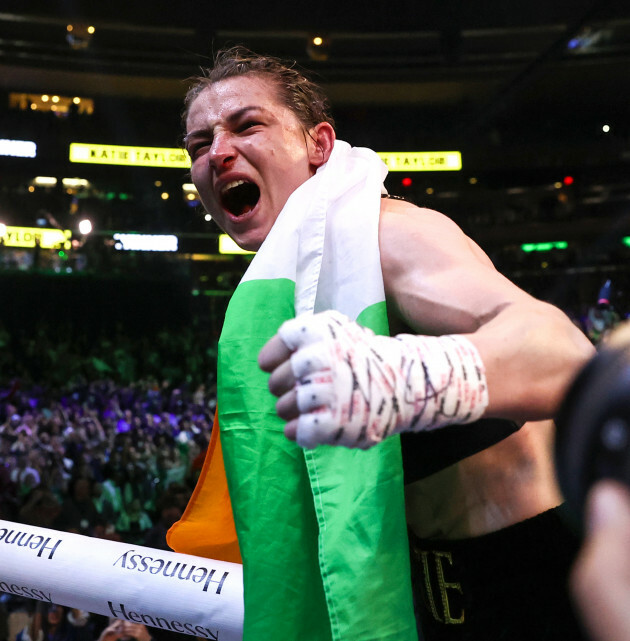 katie-taylor-celebrates-winning