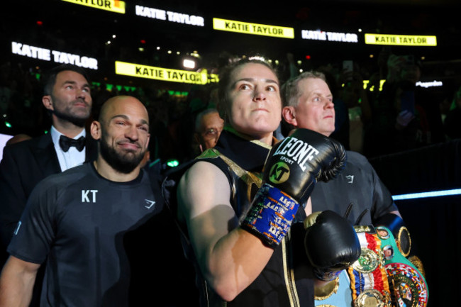 katie-taylor-makes-her-way-to-the-ring