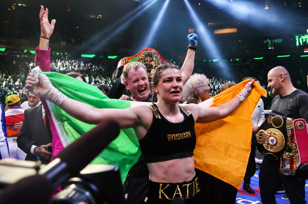 katie-taylor-celebrates-winning