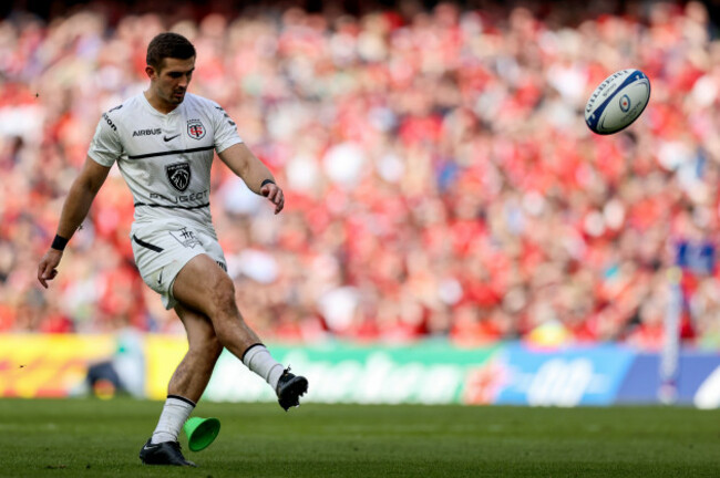 thomas-ramos-takes-a-kick