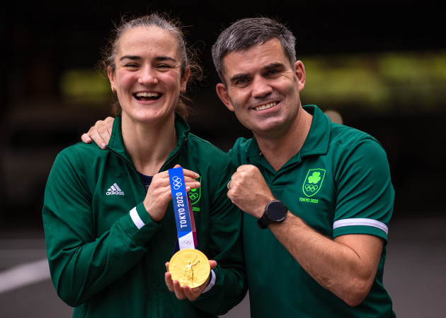 kellie-harrington-and-bernard-dunne-celebrate-with-her-gold-medal