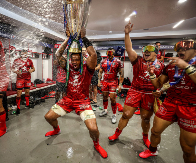 iosefa-tekori-celebrates-with-the-heineken-champions-cup-trophy