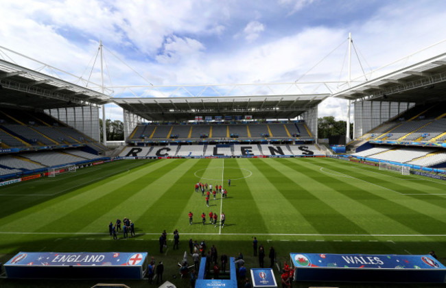 england-v-wales-uefa-euro-2016-group-b-england-walkaround-stade-felix-bollaert-delelis