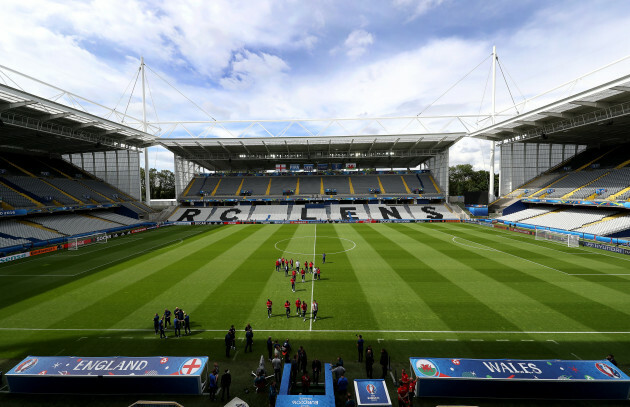 england-v-wales-uefa-euro-2016-group-b-england-walkaround-stade-felix-bollaert-delelis