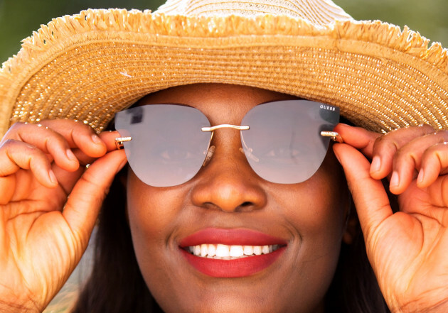 blessing-mazana-takies-in-the-sun-during-the-races