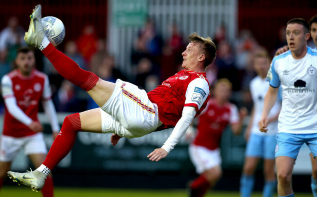 chris-forrester-attempts-an-over-head-kick