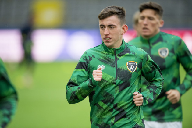 darragh-burns-during-the-warm-up
