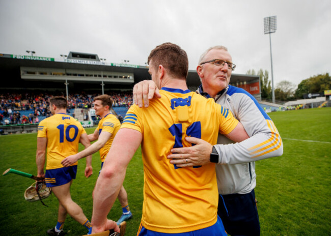 tony-kelly-and-manager-brian-lohan