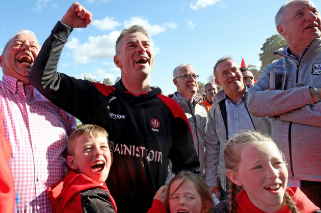 rory-gallagher-celebrates-with-his-family