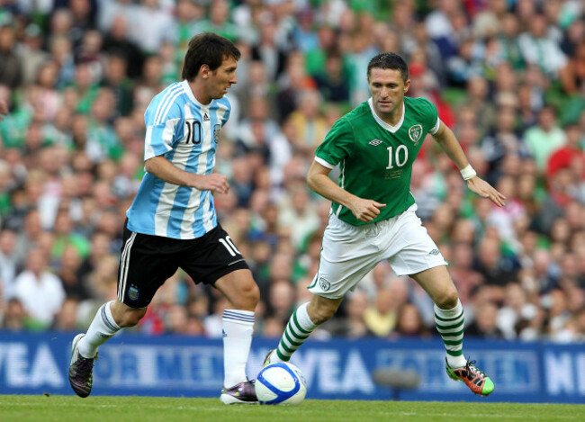 robbie-keane-and-lionel-messi