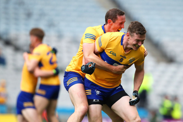 cathal-oconnor-and-darren-oneill-celebrate