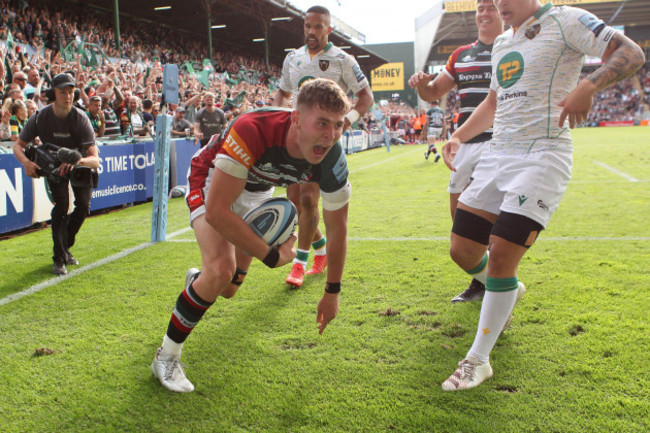 leicester-uk-11th-june-2022-freddie-steward-of-leicester-tigers-scores-a-try-to-make-the-score-21-14-during-the-gallagher-premiership-rugby-semi-final-match-between-leicester-tigers-and-northampto