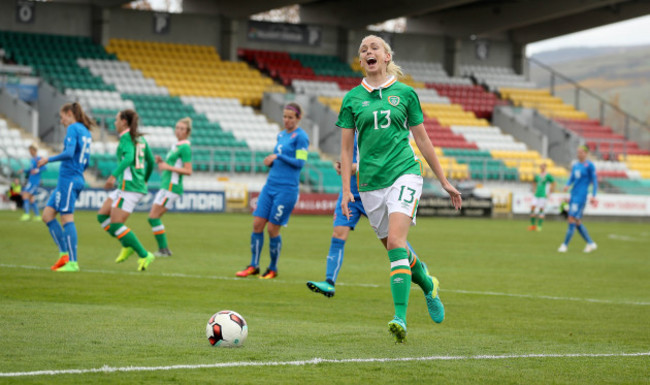 stephanie-roche-reacts-after-being-called-offside