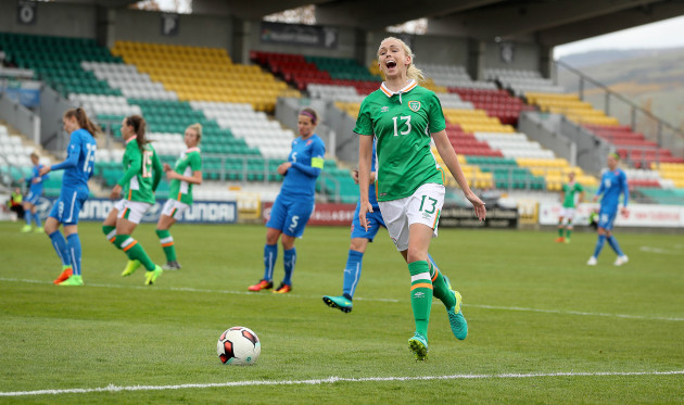 stephanie-roche-reacts-after-being-called-offside