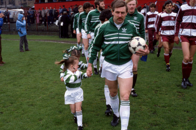pat-byrne-leads-his-team-out
