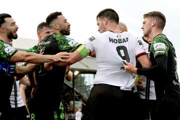 roberto-lopes-and-lee-grace-argue-with-patrick-hoban