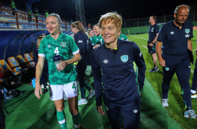 louise-quinn-and-manager-vera-pauw-after-the-game