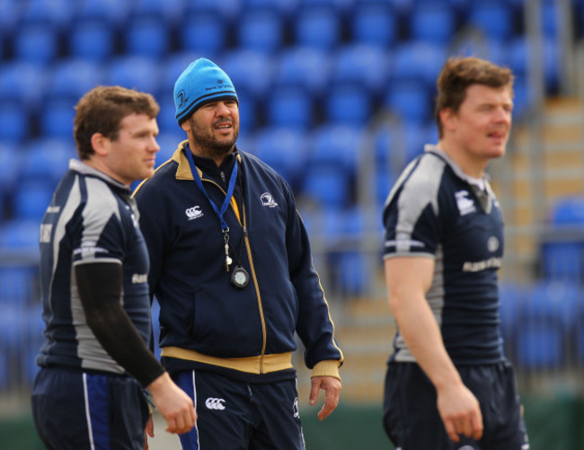 michael-cheika-watches-gordon-darcy-and-brian-odriscoll