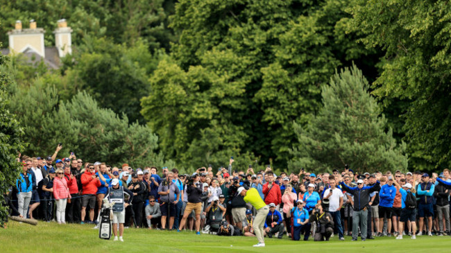 adrian-meronk-hits-his-final-shot-from-the-eighteenth-fairway-to-get-onto-the-green