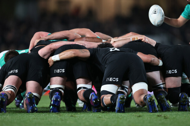 all-blacks-scrum