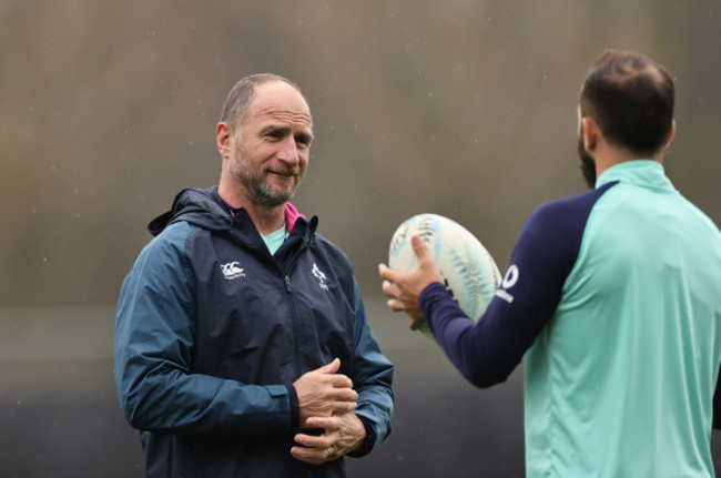 attack-coach-mike-catt-during-the-training