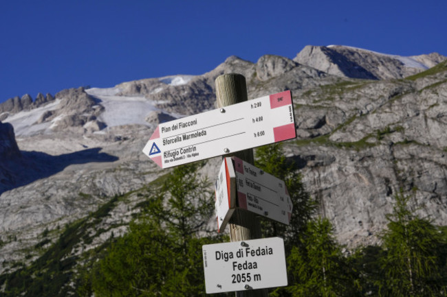 italy-glacier-hikers-killed