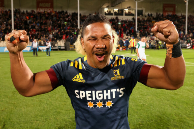 folau-fakatava-celebrates-winning