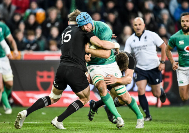 tadhg-beirne-with-jordie-barrett