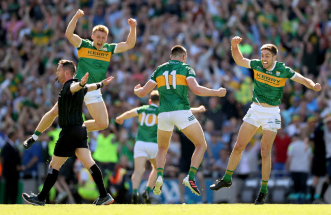 killian-spillane-and-adrian-spillane-celebrates-with-sean-oshea-at-the-final-whistle