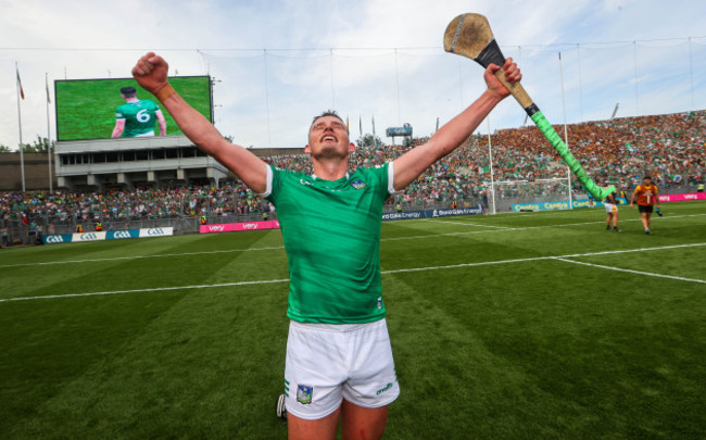 gearoid-hegarty-celebrates