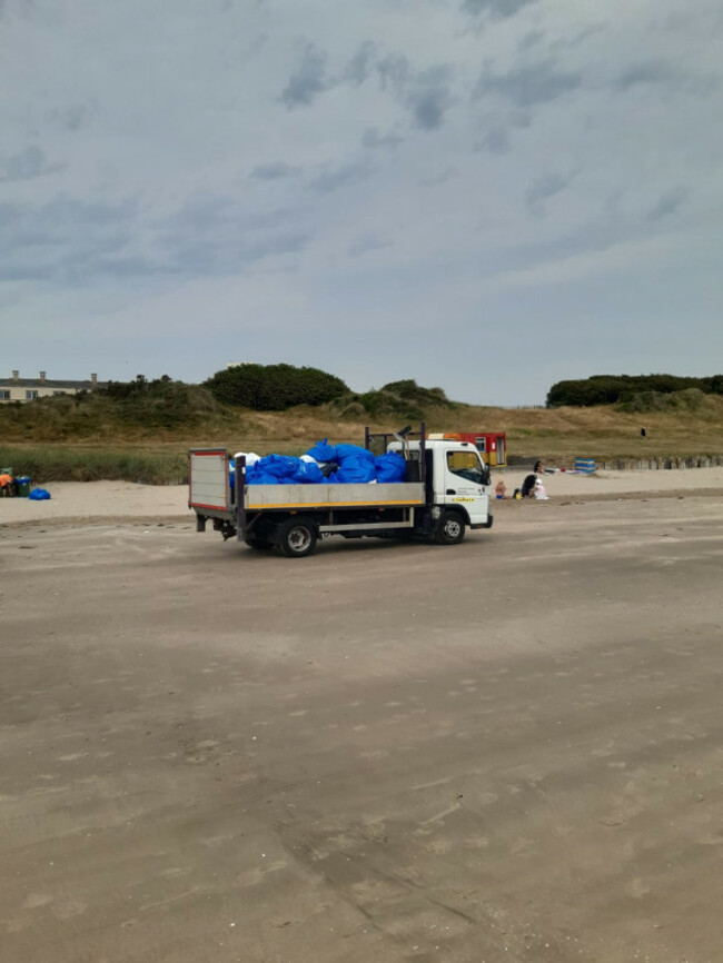 Burrow beach clean up