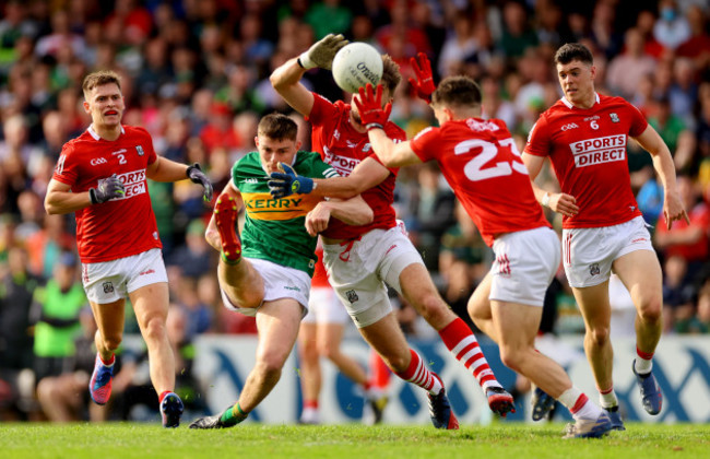 kevin-odonovan-ian-maguire-sean-powter-and-rory-maguire-tackle-diarmuid-oconnor