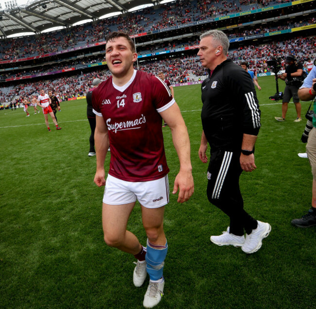 padraic-joyce-celebrates-with-damien-comer