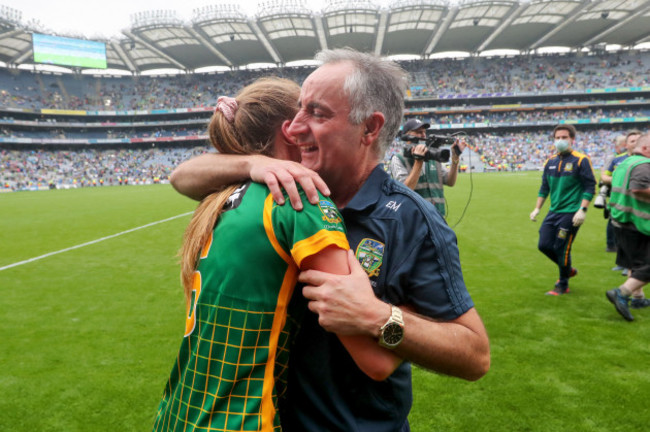 aoibhin-cleary-and-eamonn-murray-celebrate