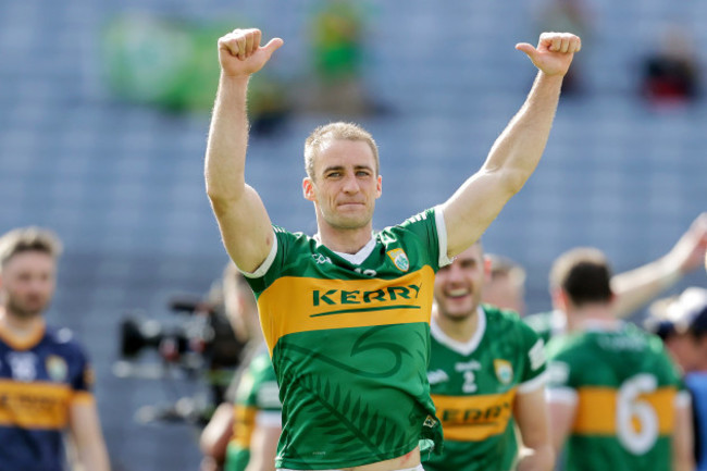 stephen-obrien-celebrates-after-the-game