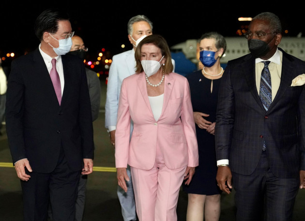 taipei-taipei-taiwan-2nd-aug-2022-us-house-speak-nancy-pelosi-d-calif-with-her-delegation-arrives-in-taiwan-as-she-is-welcomed-by-taiwan-foreign-minister-joseph-wu-l-at-taipei-songshan-inter