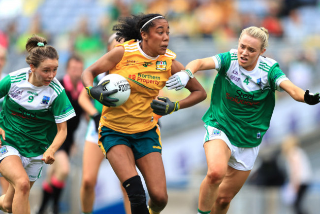 lara-dahunsi-is-challenged-by-aisling-obrien-and-shannon-mcquaid