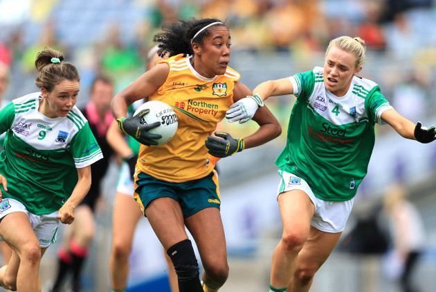 lara-dahunsi-is-challenged-by-aisling-obrien-and-shannon-mcquaid