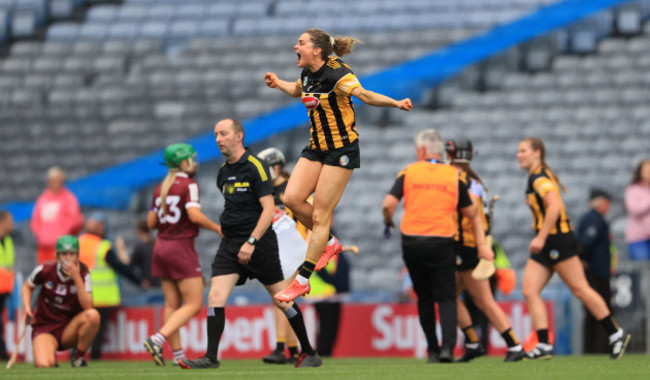 katie-power-celebrates-at-the-final-whistle