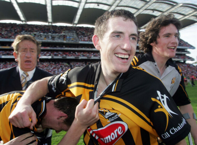 derek-lyng-celebrates-at-the-final-whistle