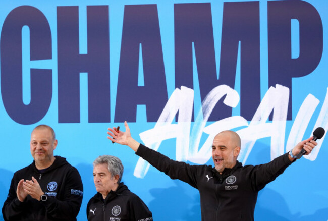 manchester-city-premier-league-trophy-parade