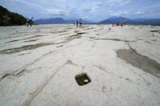 italy-lake-garda-drought