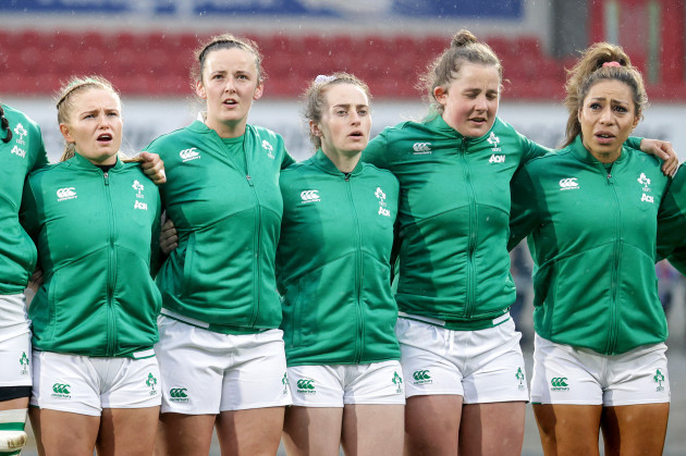 kathryn-dane-nikki-caughey-molly-scuffil-mccabe-enya-breen-and-sene-naoupu-stand-for-the-national-anthem